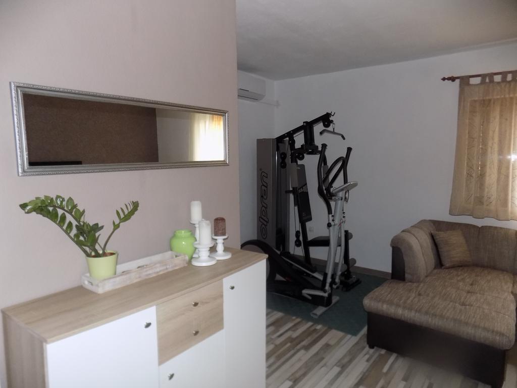 טרוגיר Apartmani Balan S Vanjskim Bazenom מראה חיצוני תמונה